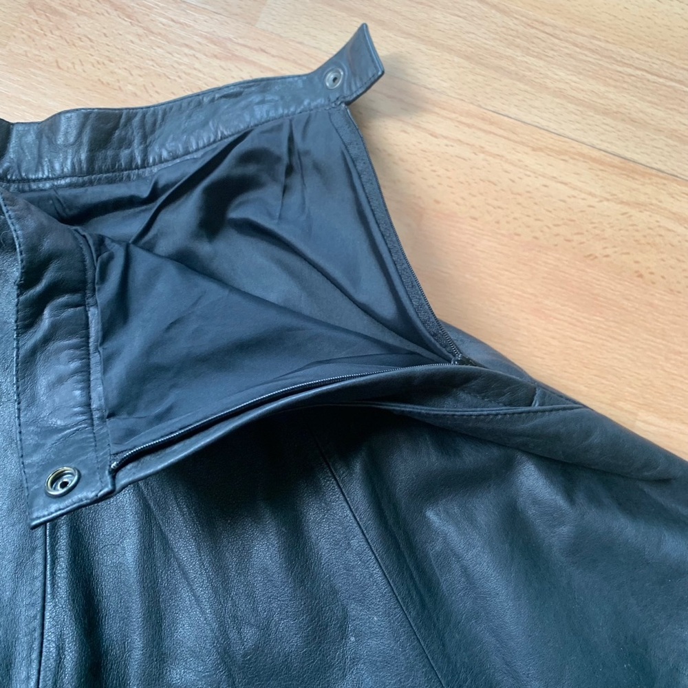 Elegant Y2K Danier high waisted Black Leather half circle maxi Skirt size 8 - Picture 6 of 6